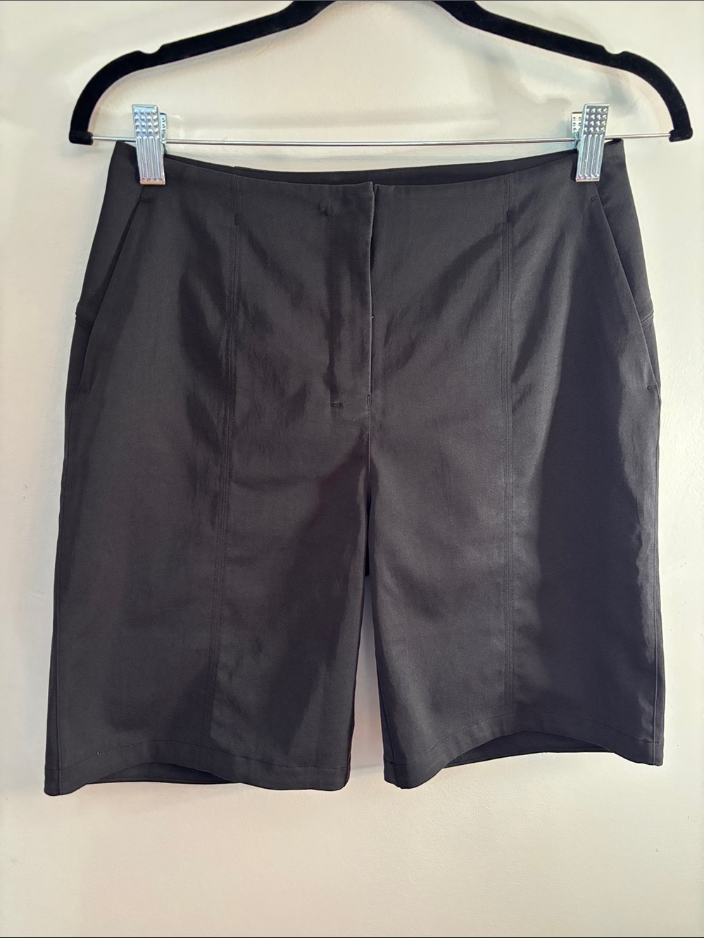 Lululemon In Power mid rise black shorts